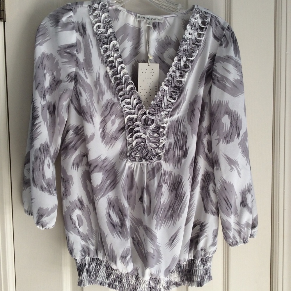 🌟Daniel Rainn Top NWT Sz S
